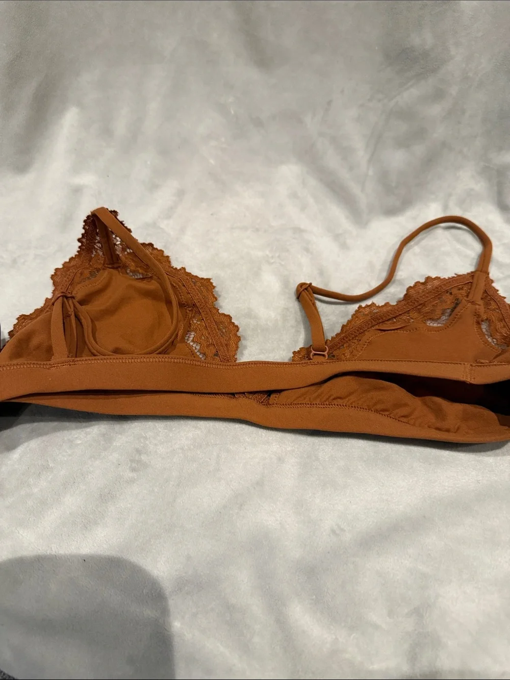 SKIMS
Fits Everybody Lace Trim Triangle Bralette In Bronze - Picture 4 of 6